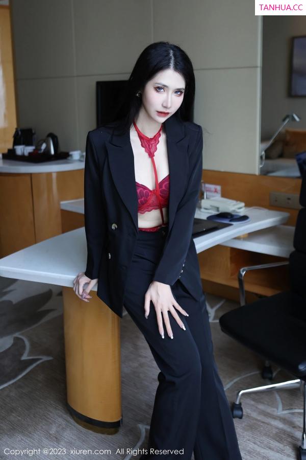 林依娜  [XiuRen]高清写真图 2023.03.13 No.6402 依娜Yina 美腿新人第23张图片